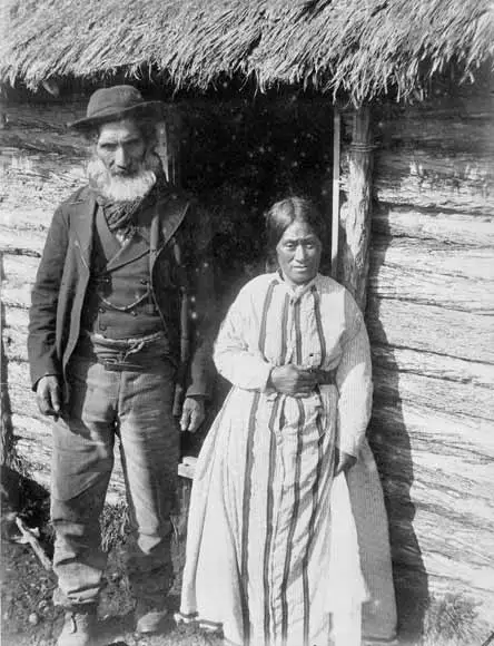 Hirawanu Tapu with his wife Rohana