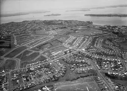 Suburban sprawl, Auckland, 1962
