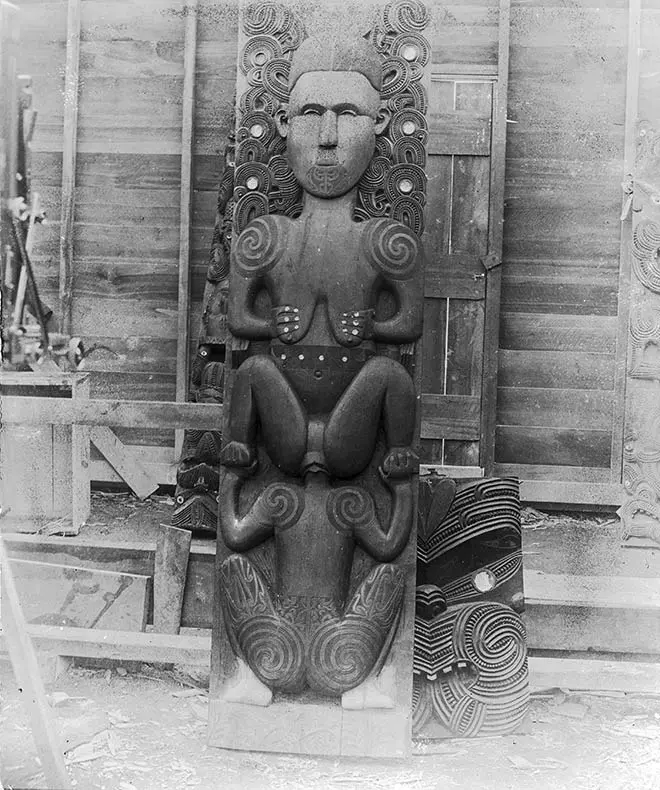 Hine-nui-te-pō and Māui