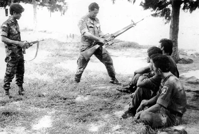 Training Cambodian soldiers