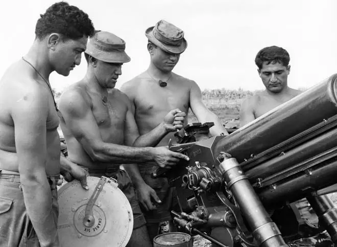 Māori artillerymen in Vietnam