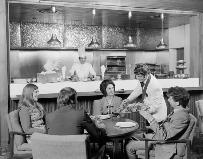 Male chef, Wairākei Hotel, 1972