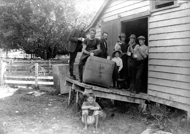 Shearers' smoko break, early 20th century