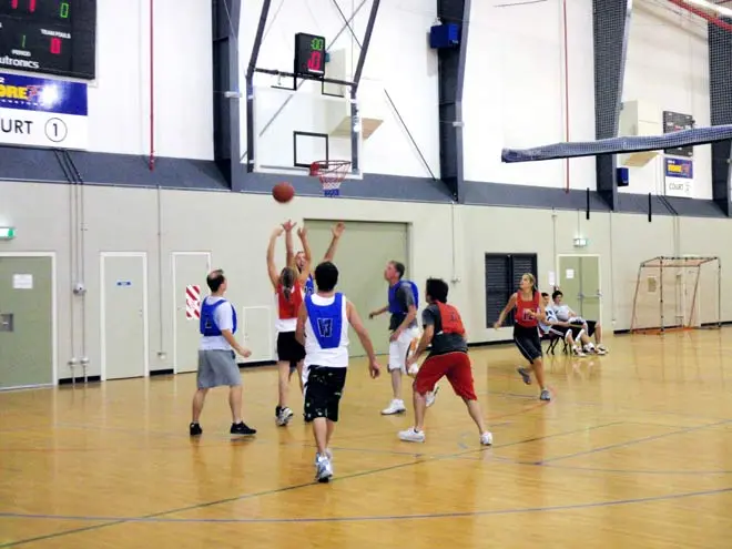 Social basketball game