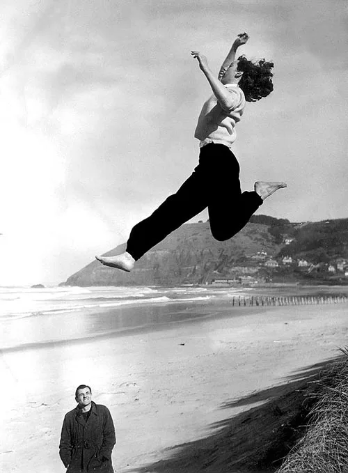 Yvette Williams training for long jump