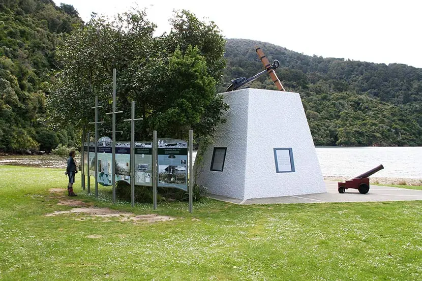 Cook monument, Ship Cove