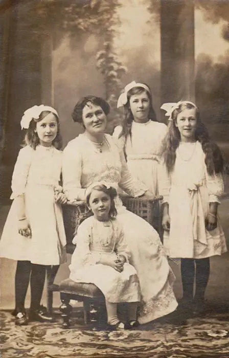 With her daughters