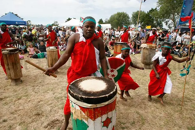 Burundian drumming and dancing