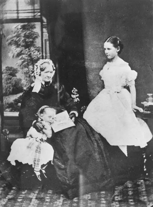 Marianne Williams (centre) with her granddaughters Evelyn (left) and Agnes (right)