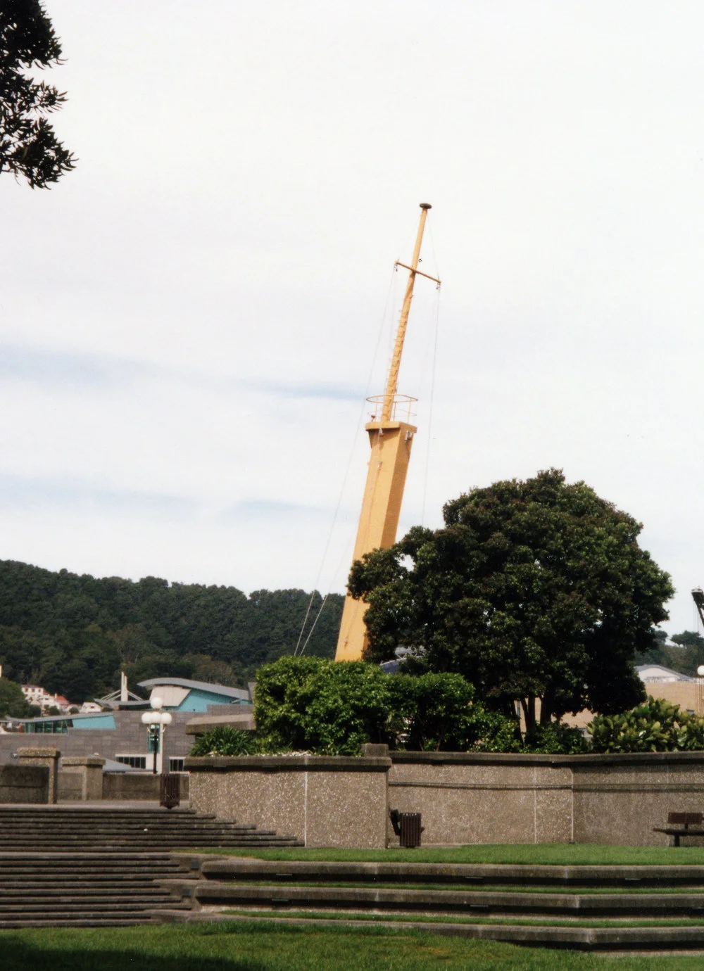 Wahine Memorial - Mast