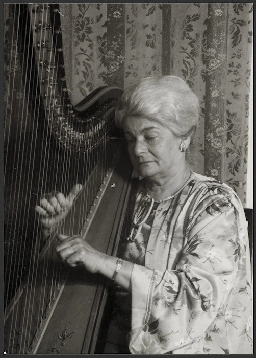 [Dorothea Franchi playing the harp]