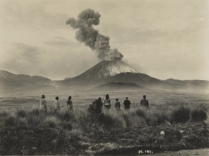 Group of people watching the eruption of Mount Ngauruhoe, Waikato
